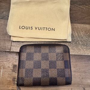 Louis Vuitton Zippy coin holder wallet